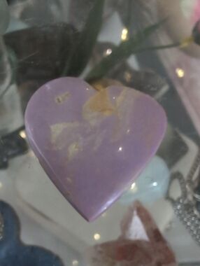 Small Phosphosiderite Heart (Flat Back)